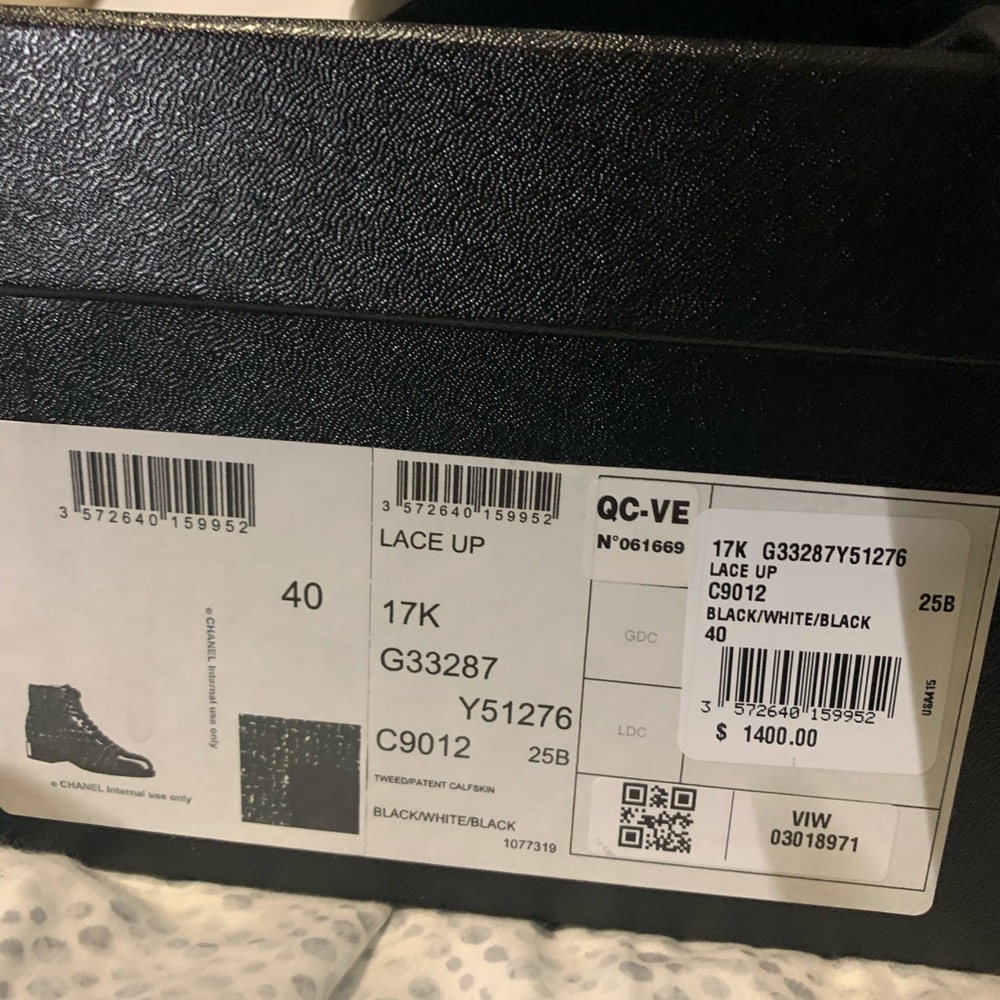 Authentic & Rare Chanel Tweed Boots - Picture 7 of 13